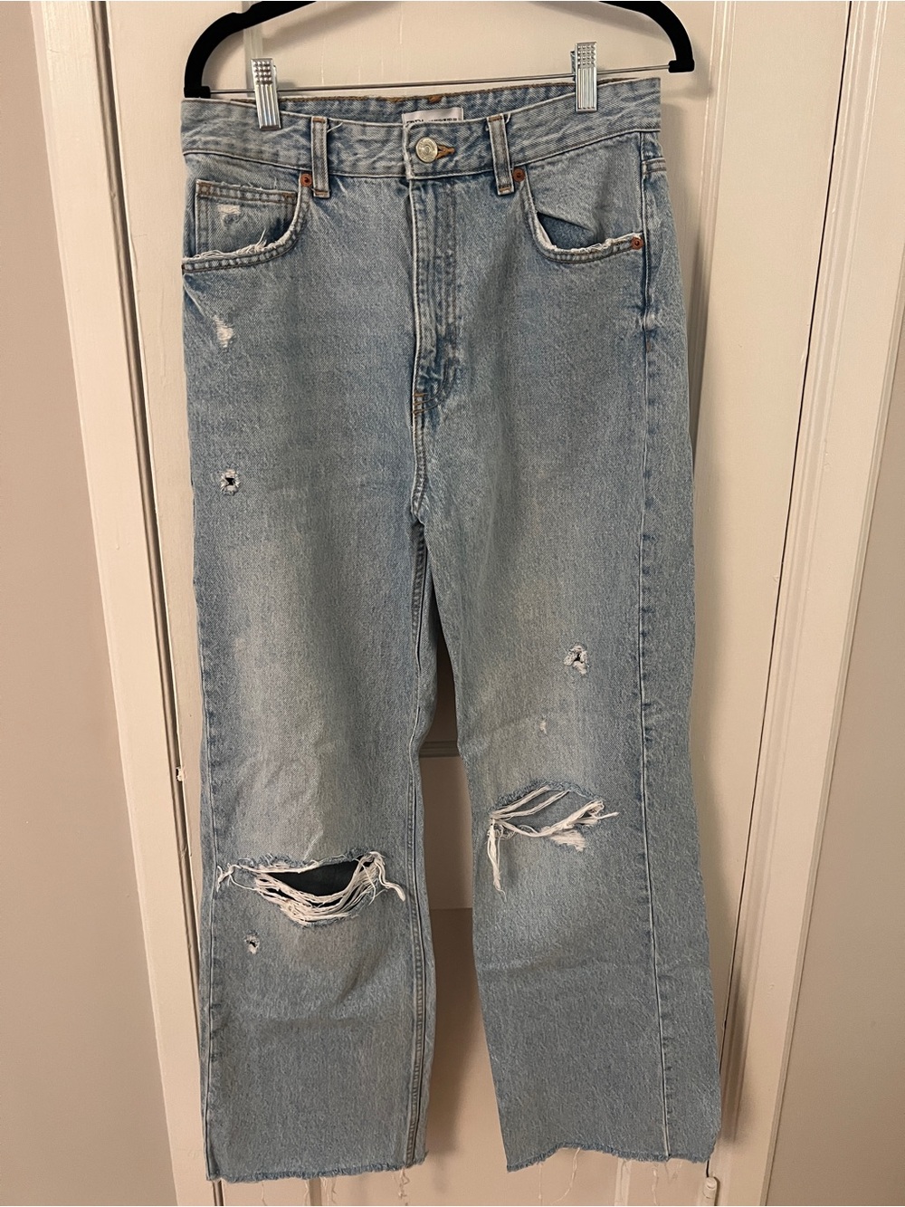 Zara Light Wash Distressed Women’s Jeans - Casual Straight Leg